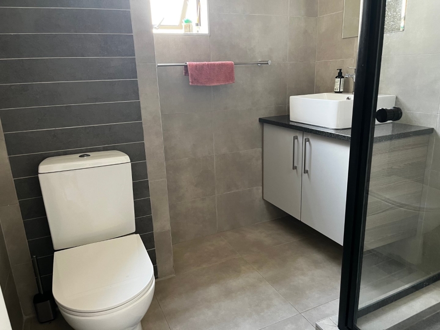 To Let 2 Bedroom Property for Rent in Xanadu North West